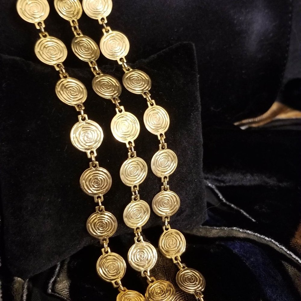1970s Vintage Gold Tone Modernist Roses Bracelet